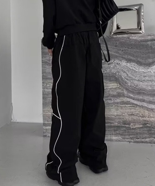 NOWLE(ノウル)の「【NOWLE】スポーツミックス サイドライン イージー パンツ(その他パンツ・メンズ・ブラック・MEDIUM/LARGE/X-LARGE)」の6枚目の写真