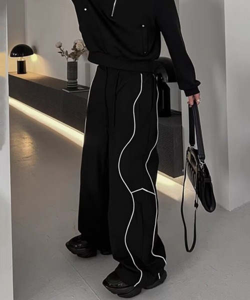 NOWLE(ノウル)の「【NOWLE】スポーツミックス サイドライン イージー パンツ(その他パンツ・メンズ・ブラック・MEDIUM/LARGE/X-LARGE)」の7枚目の写真