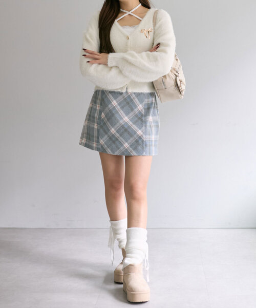 OLIVE des OLIVE(オリーブデオリーブ)の「ブローチ付フェザーカーディガン(カーディガン/ボレロ・レディース・オフホワイト/チャコールグレー/ピンク/モカ・FREE)」の8枚目の写真