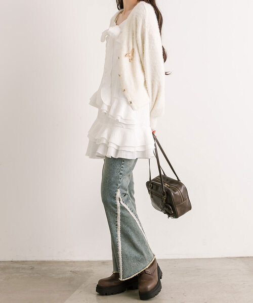 OLIVE des OLIVE(オリーブデオリーブ)の「ブローチ付フェザーカーディガン(カーディガン/ボレロ・レディース・オフホワイト/チャコールグレー/ピンク/モカ・FREE)」の16枚目の写真