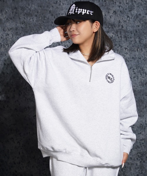 1111clothing(ワンフォークロージング)の「裏起毛 ロゴ刺繍 ハーフジップ スウェット / Half-zip sweatshirt with logo embroidery(スウェット・メンズ・アッシュ/ブラック/グレイッシュベージュ・M/L)」の10枚目の写真