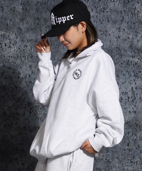 1111clothing(ワンフォークロージング)の「裏起毛 ロゴ刺繍 ハーフジップ スウェット / Half-zip sweatshirt with logo embroidery(スウェット・メンズ・アッシュ/ブラック/グレイッシュベージュ・M/L)」の11枚目の写真