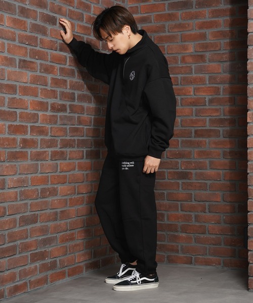 1111clothing(ワンフォークロージング)の「裏起毛 ロゴ刺繍 ハーフジップ スウェット / Half-zip sweatshirt with logo embroidery(スウェット・メンズ・アッシュ/ブラック/グレイッシュベージュ・M/L)」の7枚目の写真