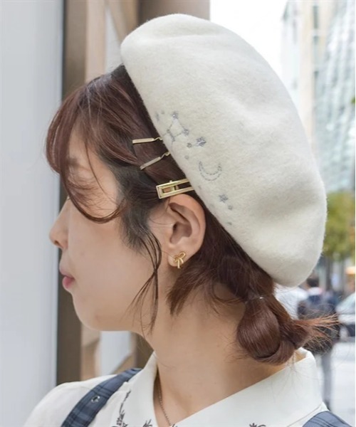 axes femme（アクシーズファム）の「冬の星座刺繍ベレー（ハンチング