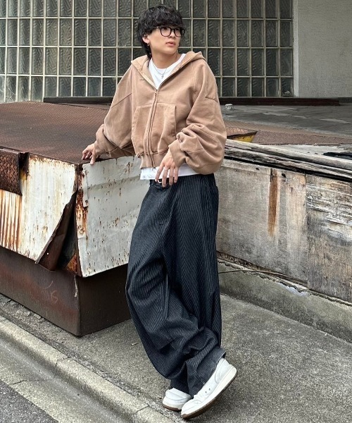 AJOBYAJO（アジョバイアジョ）の「韓国ブランド AJOBYAJO アジョバイアジョ Vintage Pigment Zip-Up Hoodie ビンテージピグメントジップアップフーディー ジップアップフーディー ジップパーカー 長袖パーカー グランジ 韓国ファッション 韓国ストリート ストリートファッション（パーカー・メンズ・チャコール/モカ・L/XL）」の20枚目の写真