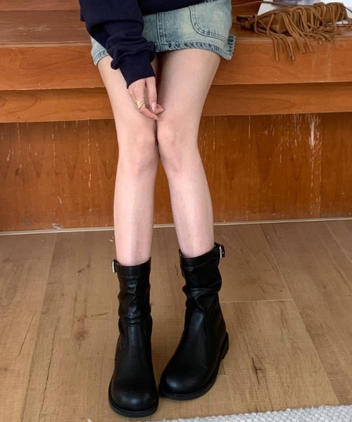 mebole(メボレ)の「バックルミドルブーツ(ブーツ・レディース・ベージュ/ブラウン/ブラック・LARGE/MEDIUM/SMALL)」の5枚目の写真