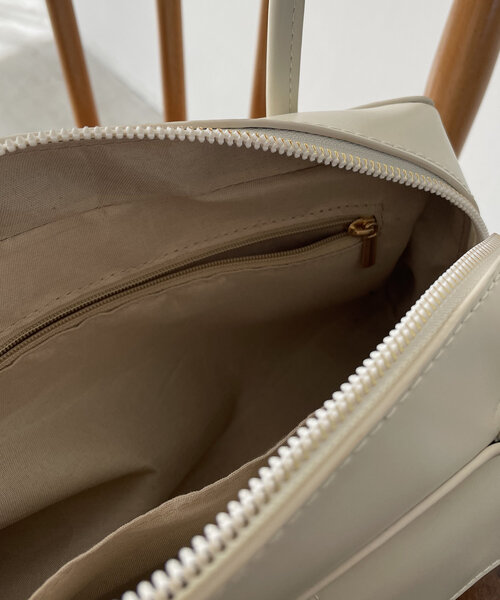 CAPRICIEUX LE'MAGE(カプリシューレマージュ)の「Wポケットボストンバッグ(ショルダーバッグ・レディース・アイボリー/ブラック・FREE)」の6枚目の写真