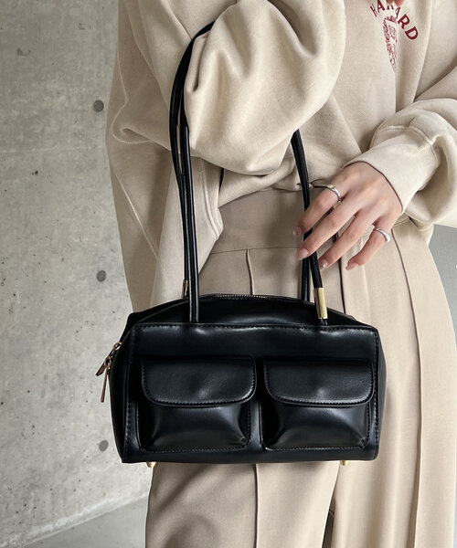 CAPRICIEUX LE'MAGE(カプリシューレマージュ)の「Wポケットボストンバッグ(ショルダーバッグ・レディース・アイボリー/ブラック・FREE)」の4枚目の写真