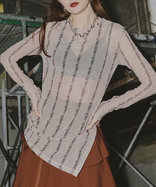 VIOLETTA（ヴィオレッタ）の「ロゴストライプ柄チュールシアートップス（Tシャツ/カットソー・レディース・チャコールグレー/ブラック/ベージュ・FREE）」の22枚目の写真