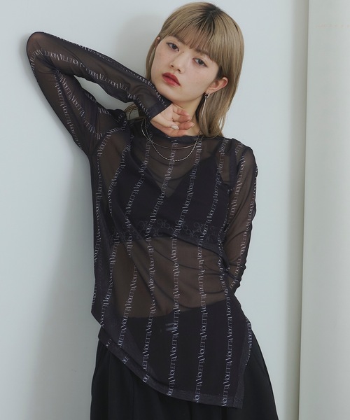 VIOLETTA（ヴィオレッタ）の「ロゴストライプ柄チュールシアートップス（Tシャツ/カットソー・レディース・チャコールグレー/ブラック/ベージュ・FREE）」の13枚目の写真