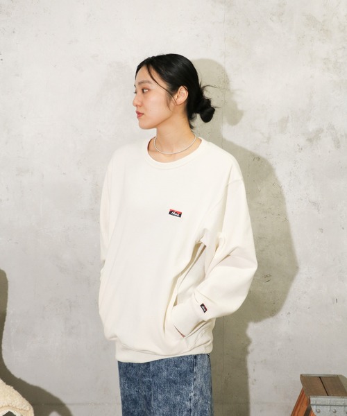 NANGA(ナンガ)の「NANGA / ナンガ ECO HYBRID MINI BOX LOGO EMBROIDERY SWEATSHIRT(UNISEX) エコハイブリッド ミニロゴ スウェット(Tシャツ/カットソー・メンズ・ホワイト/グレー・MEDIUM/LARGE/X-LARGE)」の2枚目の写真