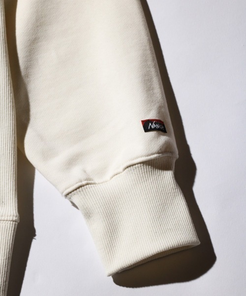 NANGA(ナンガ)の「NANGA / ナンガ ECO HYBRID MINI BOX LOGO EMBROIDERY SWEATSHIRT(UNISEX) エコハイブリッド ミニロゴ スウェット(Tシャツ/カットソー・メンズ・ホワイト/グレー・MEDIUM/LARGE/X-LARGE)」の7枚目の写真