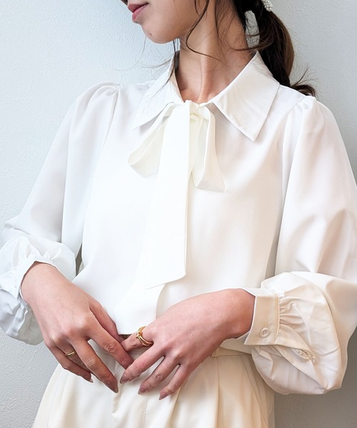 styiro(スタイロ)の「リボンボウタイブラウス オフィス服 ハレの日 セレモニー 七五三 卒入園・卒入学式(シャツ/ブラウス・レディース・ブルー/ホワイト/ピンク・FREE/L/M)」の1枚目の写真