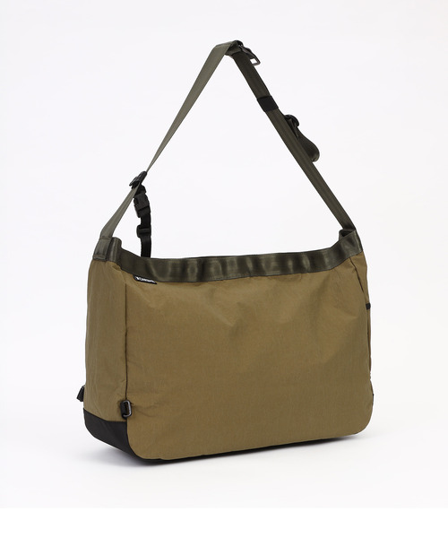 CHROME（クローム）の「［ CHROME / クローム ］NEWSPAPER MESSENGER / ニュースペーパー メッセンジャー バッグ 耐水 26L ビッグショルダーバッグ（ショルダーバッグ・メンズ・レッド系その他/オレンジ/ライトブルー/オリーブ・FREE）」の11枚目の写真
