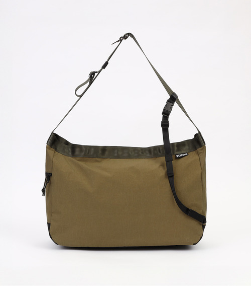 CHROME（クローム）の「［ CHROME / クローム ］NEWSPAPER MESSENGER / ニュースペーパー メッセンジャー バッグ 耐水 26L ビッグショルダーバッグ（ショルダーバッグ・メンズ・レッド系その他/オレンジ/ライトブルー/オリーブ・FREE）」の6枚目の写真