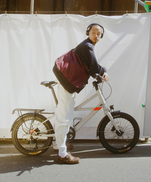 CHROME（クローム）の「［ CHROME / クローム ］NEWSPAPER MESSENGER / ニュースペーパー メッセンジャー バッグ 耐水 26L ビッグショルダーバッグ（ショルダーバッグ・メンズ・レッド系その他/オレンジ/ライトブルー/オリーブ・FREE）」の19枚目の写真