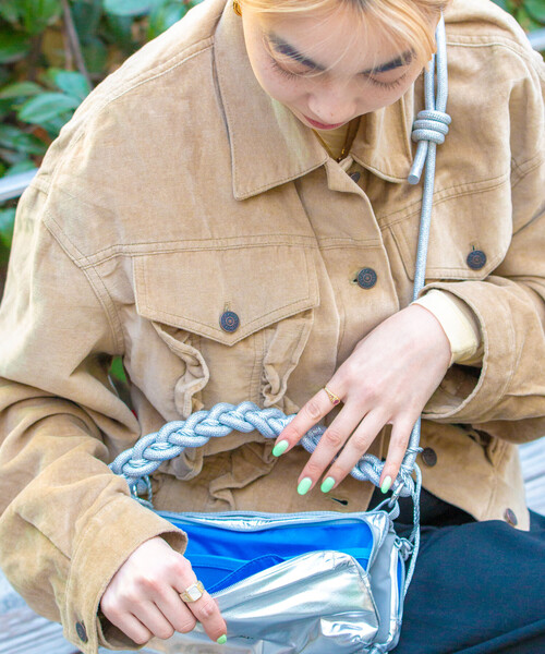 Topologie（トポロジー）の「Topologie/トポロジー Bottle Sacoche ボトルサコッシュ【バッグ単体】（スマホグッズ・レディース・シルバー/ゴールド/ブラック/ベージュ・ONE SIZE）」の6枚目の写真