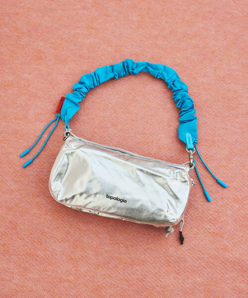 Topologie（トポロジー）の「Topologie/トポロジー Bottle Sacoche ボトルサコッシュ【バッグ単体】（スマホグッズ・レディース・シルバー/ゴールド/ブラック/ベージュ・ONE SIZE）」の7枚目の写真