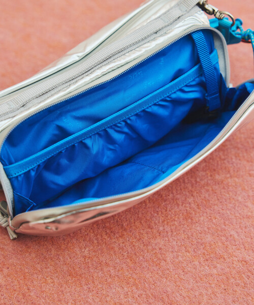 Topologie（トポロジー）の「Topologie/トポロジー Bottle Sacoche ボトルサコッシュ【バッグ単体】（スマホグッズ・レディース・シルバー/ゴールド/ブラック/ベージュ・ONE SIZE）」の14枚目の写真