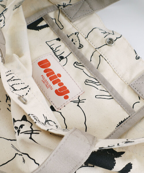 POU DOU DOU（プードゥドゥ）の「＜Daily＞キャンパスオリジナルプリント2wayショルダーバッグ（ショルダーバッグ・レディース・ダークグレー/キナリ/ブルー・フリー）」の6枚目の写真