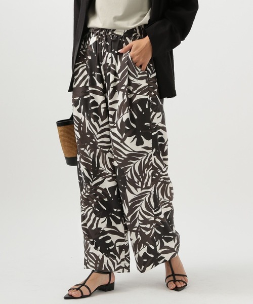 BAYFLOW（ベイフロー）の「[さらっとした肌触り]ツイル柄ワイドパンツ（その他パンツ・レディース・アイボリー/ブラック・FREE）」の2枚目の写真