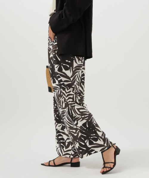 BAYFLOW（ベイフロー）の「[さらっとした肌触り]ツイル柄ワイドパンツ（その他パンツ・レディース・アイボリー/ブラック・FREE）」の4枚目の写真