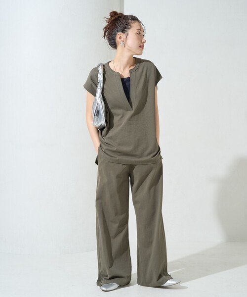 フランソワーズ様さ専用 セール】限定展開 Vネックフレンチスリーブパンツセットアップ