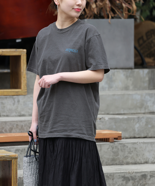 JOURNAL STANDARD relume（ジャーナルスタンダード　レリューム）の「スーベニアピグメントTEE（Tシャツ/カットソー・レディース・ホワイト/ブラック/ブラック系その他・FREE）」の5枚目の写真