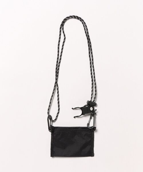 POLeR（ポーラー）の「POLeR/ポーラー ショルダーポーチ STUFFABLE DRINK POUCH 241MCV0441（ショルダーバッグ・メンズ・ブラック・FREE）」の2枚目の写真