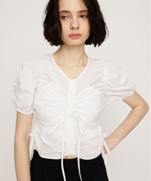 SLY（スライ）の「GATHER WOVEN TOPS ギャザー ウーブン トップス 夏服（シャツ/ブラウス・レディース・ホワイト/レッド/ブラック・FREE）」の2枚目の写真