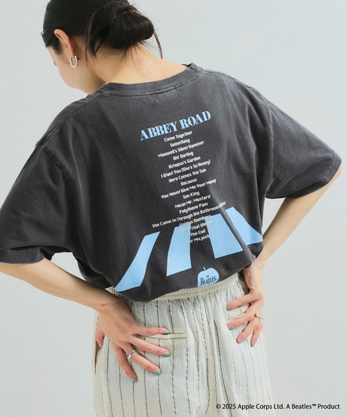 GOOD ROCK SPEED(グッドロックスピード)の「【THE BEATLES/ザ ビートルズ】Abbey Rord Tシャツ(Tシャツ/カットソー・レディース・チャコールグレー/ホワイト・FREE)」の2枚目の写真