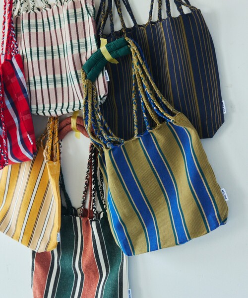 DULTON(ダルトン)の「DULTON/ダルトン HAMMOCK TOTE S ハンモック ストライプトートS(トートバッグ・レディース・イエロー/ネイビー/ピンク/レッド/グリーン/ブルー・ONE SIZE)」の4枚目の写真