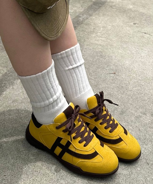 FOREVER 21(フォーエバー トゥエンティーワン)の「【2025SS】ローカットスニーカー(スニーカー・レディース・レッド/イエロー/ライトブラウン・MEDIUM/LARGE)」の3枚目の写真