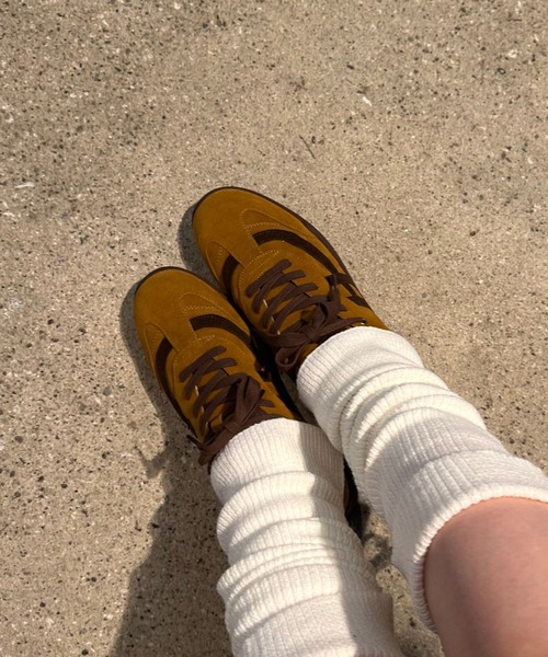 FOREVER 21(フォーエバー トゥエンティーワン)の「【2025SS】ローカットスニーカー(スニーカー・レディース・レッド/イエロー/ライトブラウン・MEDIUM/LARGE)」の4枚目の写真