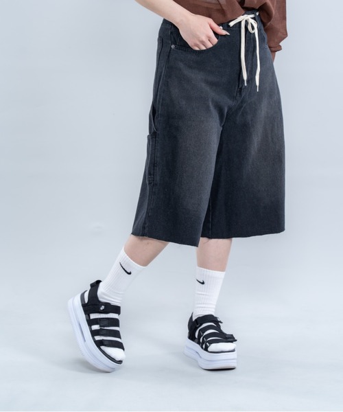 En serio TOKYO（エンソリオトーキョー）の「ペインターショートデニムパンツ（その他パンツ・メンズ・ブルー/ブラック/ネイビー・MEDIUM/LARGE/X-LARGE）」の2枚目の写真