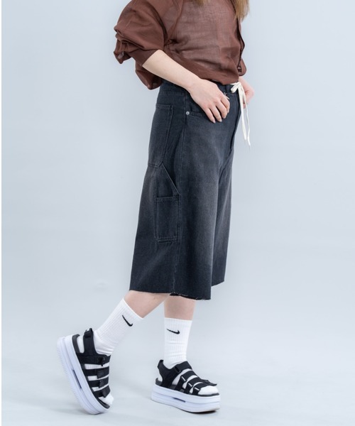 En serio TOKYO（エンソリオトーキョー）の「ペインターショートデニムパンツ（その他パンツ・メンズ・ブルー/ブラック/ネイビー・MEDIUM/LARGE/X-LARGE）」の6枚目の写真