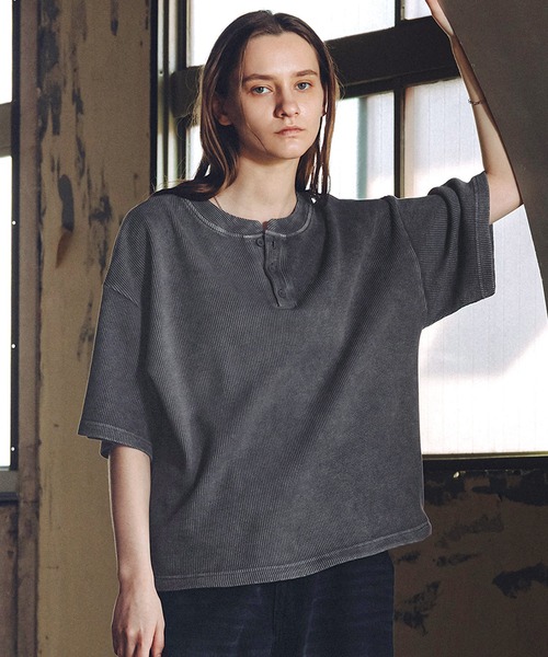 ROCHEM(ローシェン)の「サーマルヘンリーネックドローコードT(Tシャツ/カットソー・メンズ・ブラウン/グレー/ブラック/グレー系/ブラック系・XS/S/M/L)」の4枚目の写真