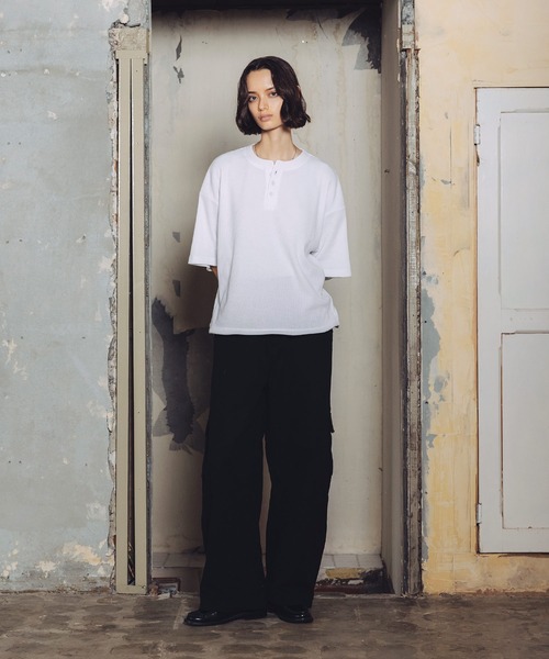 ROCHEM（ローシェン）の「サーマルヘンリーネックドローコードT（Tシャツ/カットソー・メンズ・ブラウン/グレー/ブラック/グレー系/ブラック系/ホワイト・XS/S/M/L）」の17枚目の写真