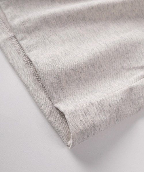 make a ray!(メイク ア レイ!)の「【81】 ワッペンロゴ カレッジデザイン Tシャツ/メンズ/レディース(Tシャツ/カットソー・メンズ・アッシュグレー/チャコールグレー/ブラック系その他/ブラック/ホワイト/ホワイト系その他/オートミール/ダークグレー・M/L/XL)」の14枚目の写真