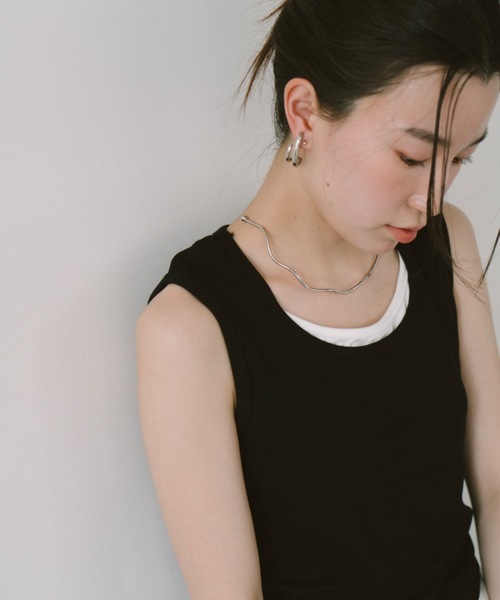 DRWCYS(ドロシーズ)の「レイヤードカットタンクトップ(タンクトップ・レディース・ホワイト/ブラック・FREE)」の8枚目の写真