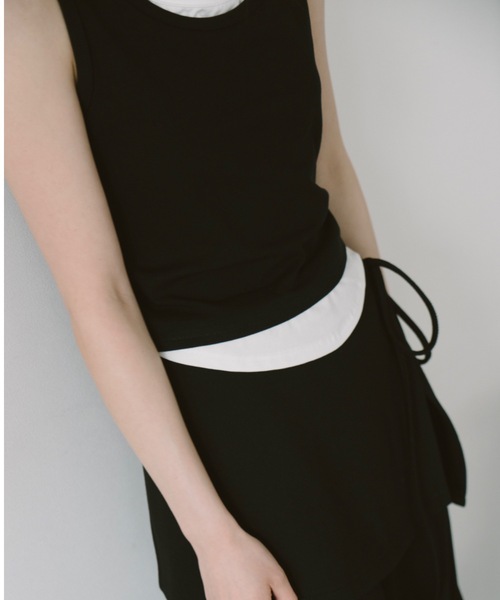 DRWCYS(ドロシーズ)の「レイヤードカットタンクトップ(タンクトップ・レディース・ホワイト/ブラック・FREE)」の7枚目の写真