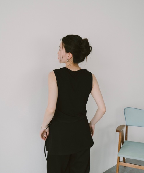 DRWCYS(ドロシーズ)の「レイヤードカットタンクトップ(タンクトップ・レディース・ホワイト/ブラック・FREE)」の11枚目の写真