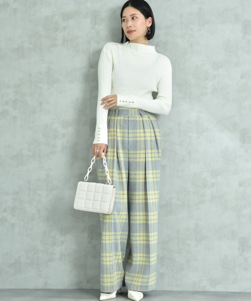 INTERPLANET（インタープラネット）の「変形編み袖口ボタンリブニット（ニット/セーター・レディース・ブルー/レッド/オフホワイト/イエロー/ブラック・LARGE/FREE）」の17枚目の写真