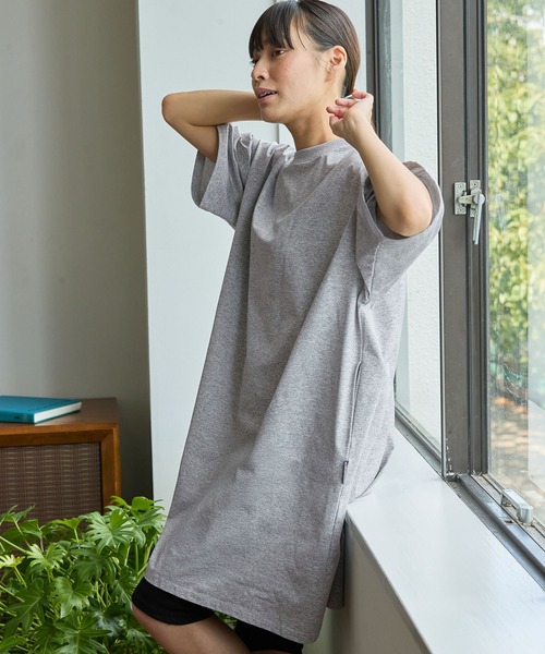 THE CRAFT CREW PRODUCTS(ザクラフトクループロダクツ)の「〈クイックドライ〉ビッグシルエット ストレッチTシャツワンピース【THE CRAFT CREW PRODUCTS】(Tシャツ/カットソー・レディース・ネイビー/ライトグレー/ブラック/アイボリー・FREE)」の5枚目の写真