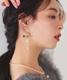 RUIRUE BOUTIQUE（ルイルエブティック）の「メタル フラワー パール ドロップ イヤリング ｜ レディース 結婚式 パーティードレス セレモニー お呼ばれ 華やか 上品 オケージョン お花 揺れる アクセサリー（イヤリング・レディース）」