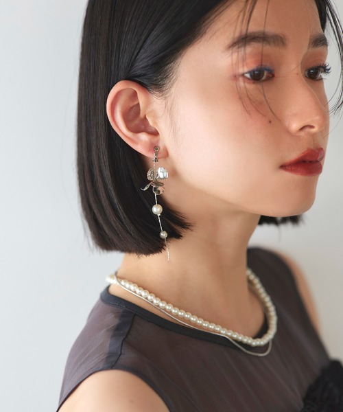 メタル フラワー パール ドロップ イヤリング ｜ レディース 結婚式
