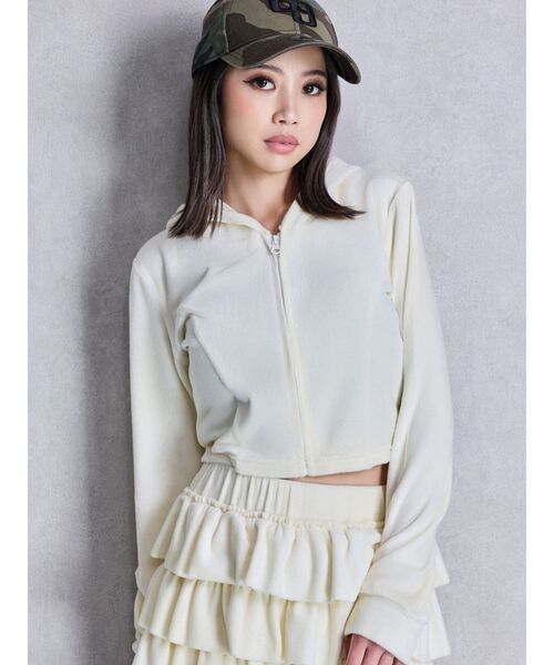 GYDA(ジェイダ)の「Robertson Blvd Velour ショートパーカー(パーカー・レディース・アイボリー/ブラック/カーキ・FREE)」の4枚目の写真