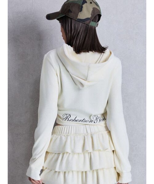 GYDA(ジェイダ)の「Robertson Blvd Velour ショートパーカー(パーカー・レディース・アイボリー/ブラック/カーキ・FREE)」の10枚目の写真