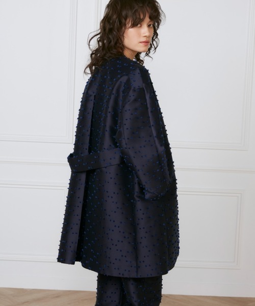 INED(イネド)の「ノーカラーAラインコート《la veille by SUPERIOR CLOSET》【セットアップ対応】(ノーカラーコート・レディース・ネイビー/アイボリー・9号)」の2枚目の写真