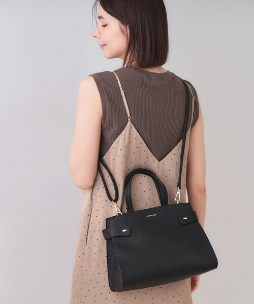 OPAQUE.CLIP（オペークドットクリップ）の「【軽量/2WAY/通勤対応】コメットデザインミドルバッグ（ショルダーバッグ・レディース・アイボリー/ボルドー/ブラック・00）」の2枚目の写真